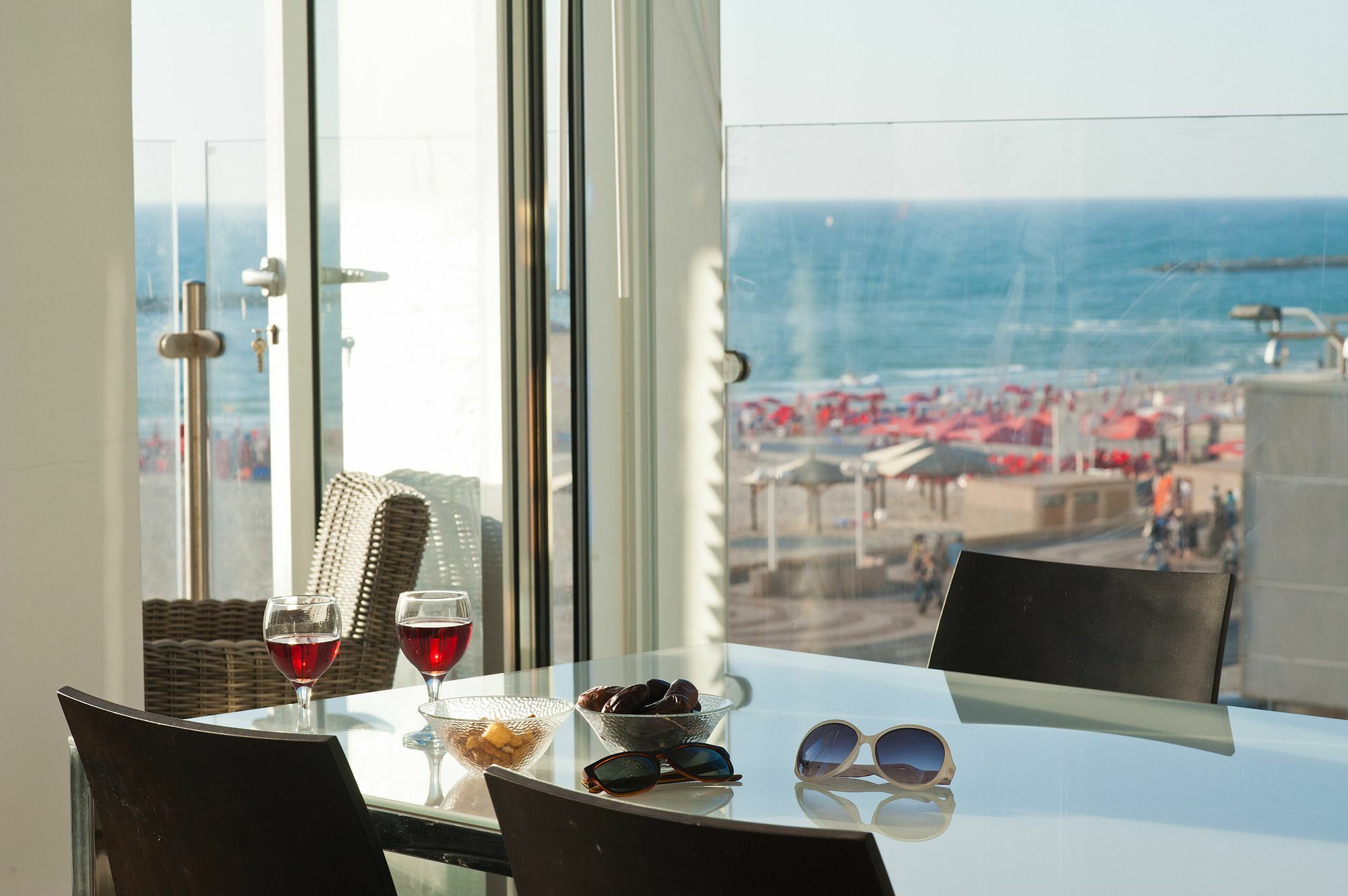 Beach And Sunset Panorama Apartment By Sea N' Rent Тель-Авив Экстерьер фото